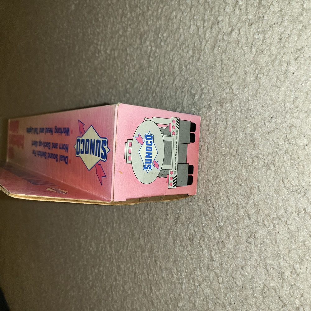 Sunoco 1994 Toy Tanker Truck Collector's Edition - Picture 4 of 6